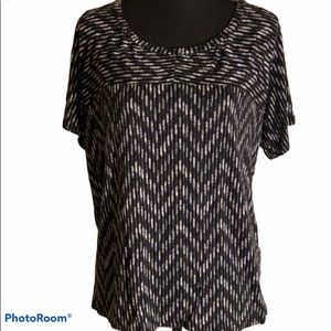 Black and white Old Navy top, size XL